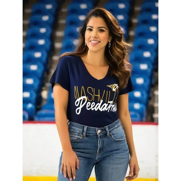 NWT NHL Nashville Predators Women's Medium Navy V-Neck Short Sleeve T-Shirt‎ - Picture 1 of 5